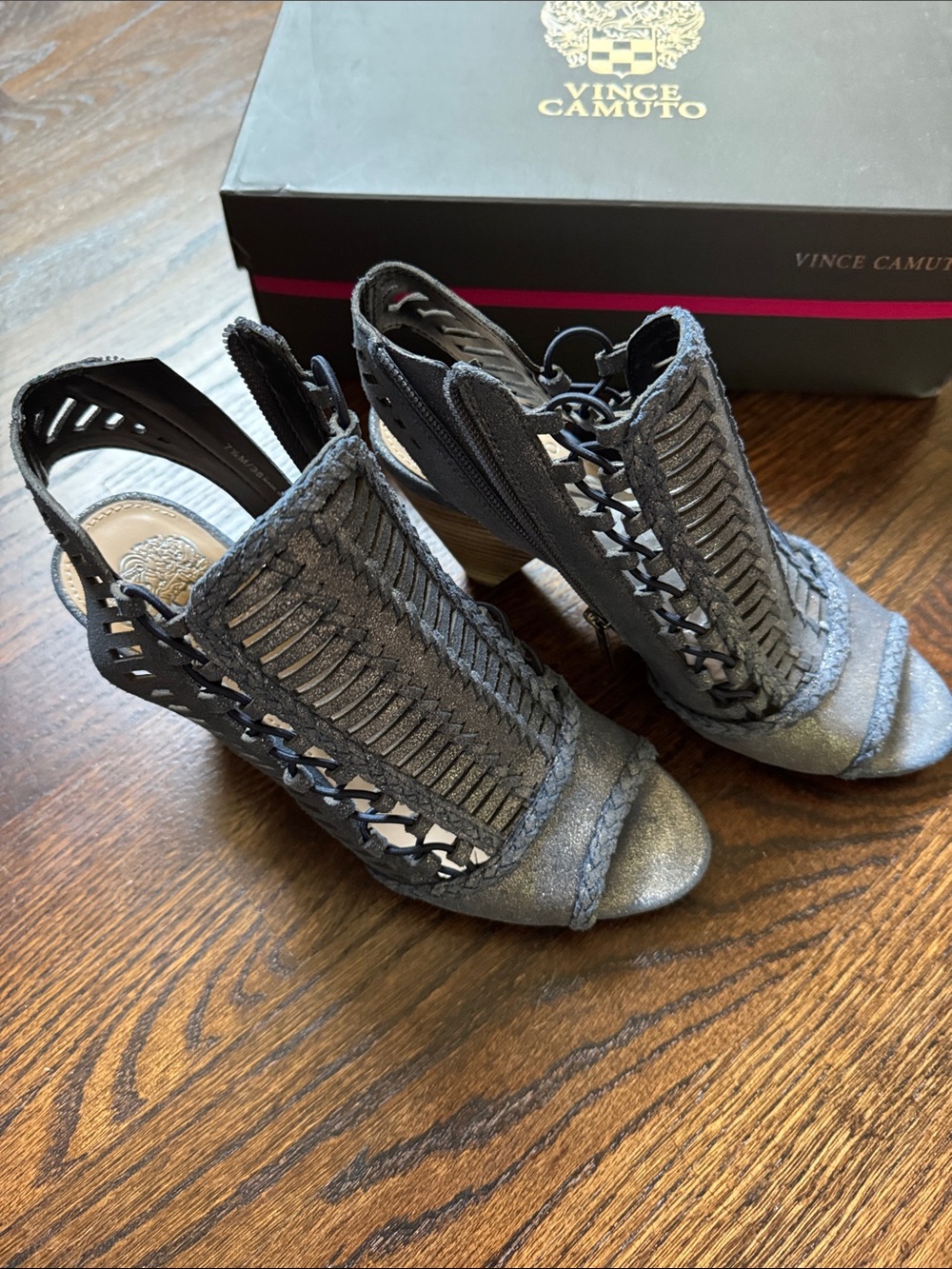 Vince Camuto Eshantel dark blue / pewter distressed metallic heels. 7.5. Great!!